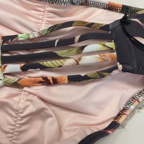 Shade & Shore Bikini bottoms rouched floral sz S - Picture 4 of 6